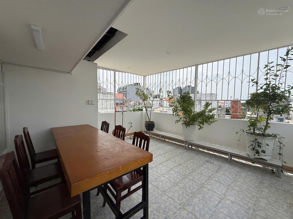 Bán nhà 3 tầng kdc thảo điền  hẻm nhựa 3.3m