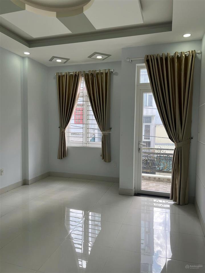Bán nhà 4 tầng mặt đường ô tô, thông thoáng, đ. lê văn thịnh rẽ vào