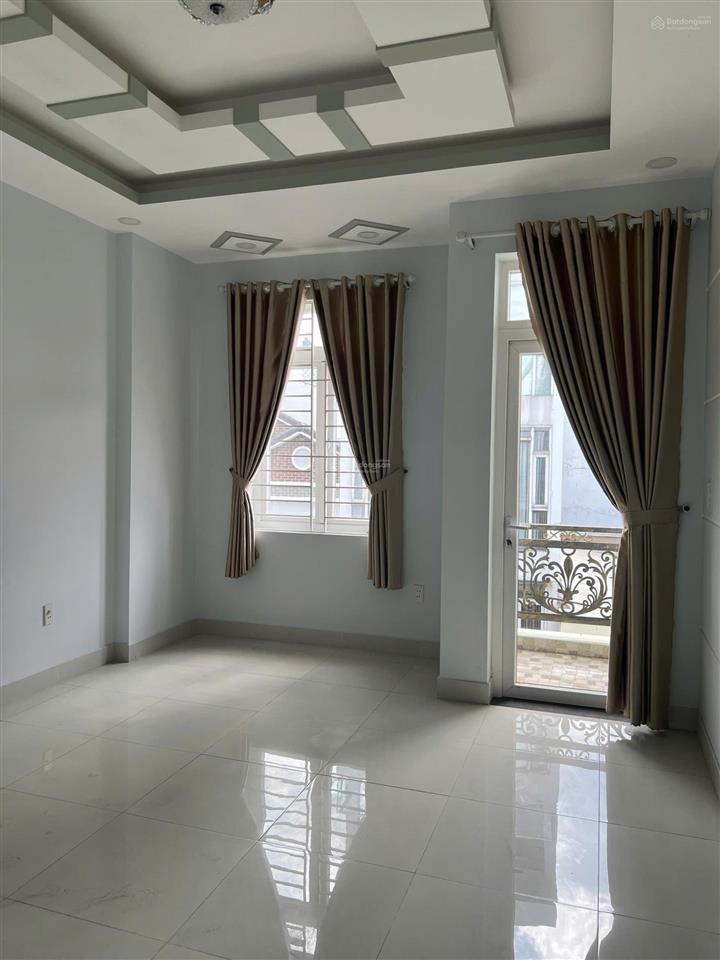 Bán nhà 4 tầng mặt đường ô tô, thông thoáng, đ. lê văn thịnh rẽ vào