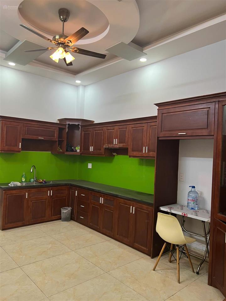 Bán nhà 4 tầng mặt đường ô tô, thông thoáng, đ. lê văn thịnh rẽ vào