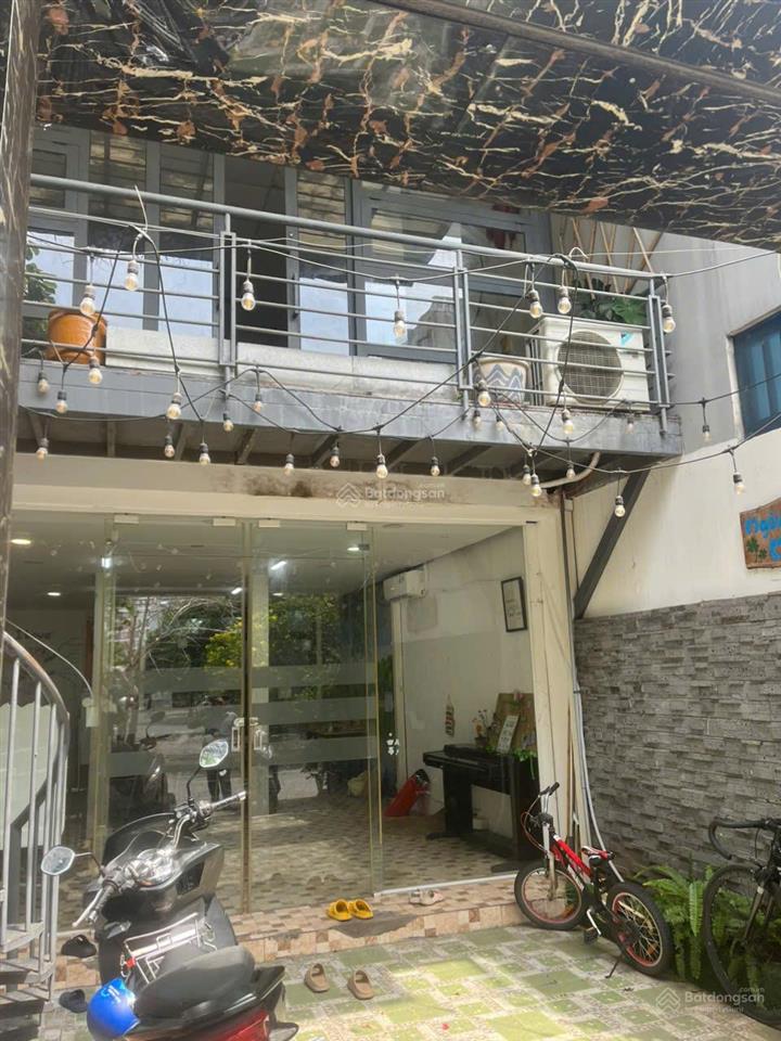 Cho thuê nhà 15tr mặt đường 20m, p. bình trưng đông
