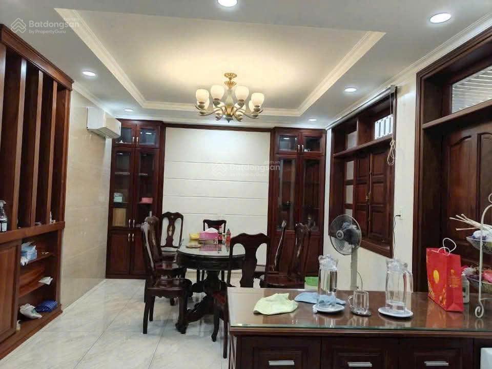 Cho thuê biệt thự đường 12m, p thạnh mỹ lợi, quận 2 cũ