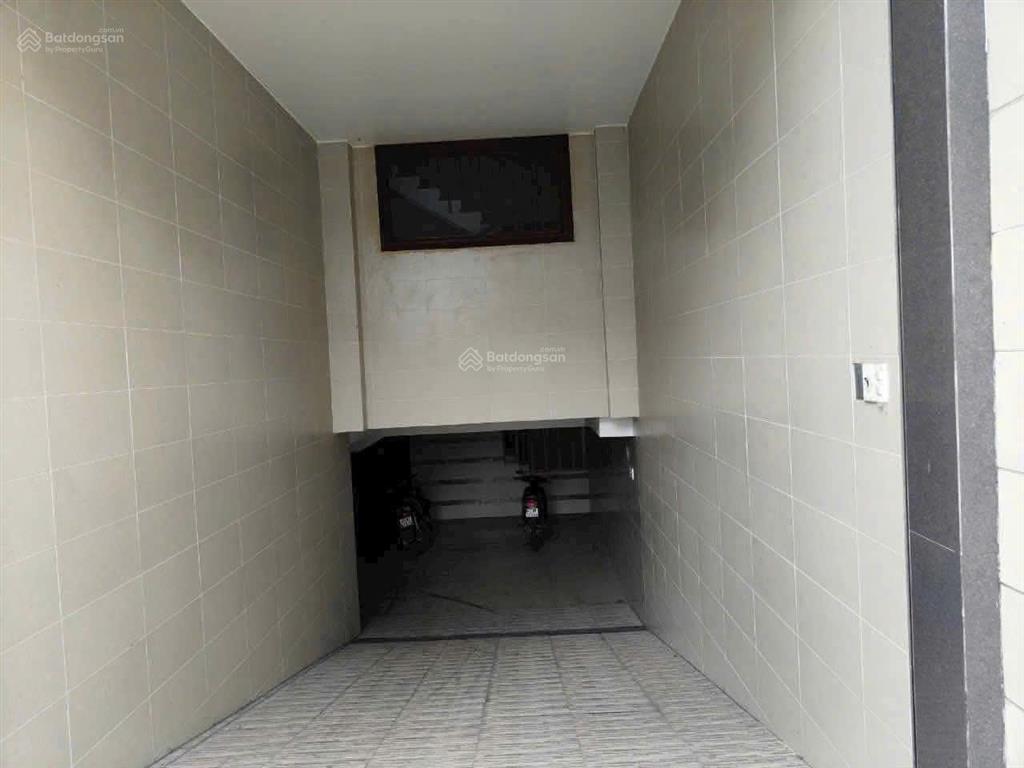 Cho thuê biệt thự đường 12m, p thạnh mỹ lợi, quận 2 cũ