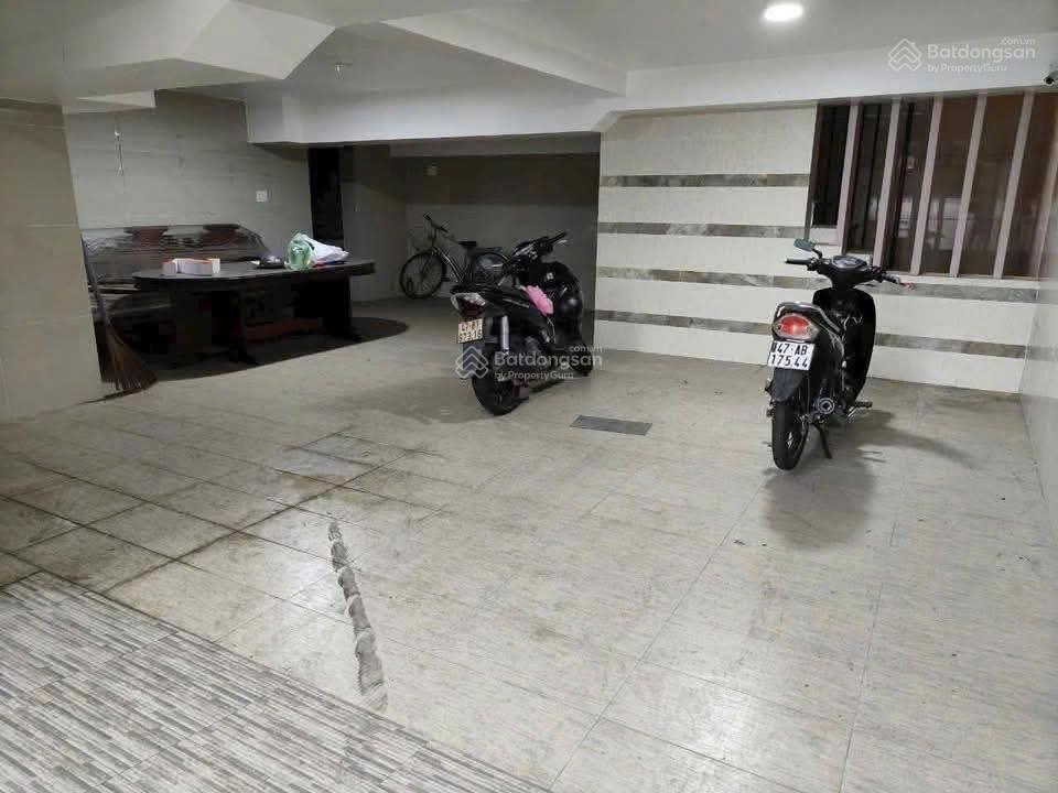 Cho thuê biệt thự đường 12m, p thạnh mỹ lợi, quận 2 cũ
