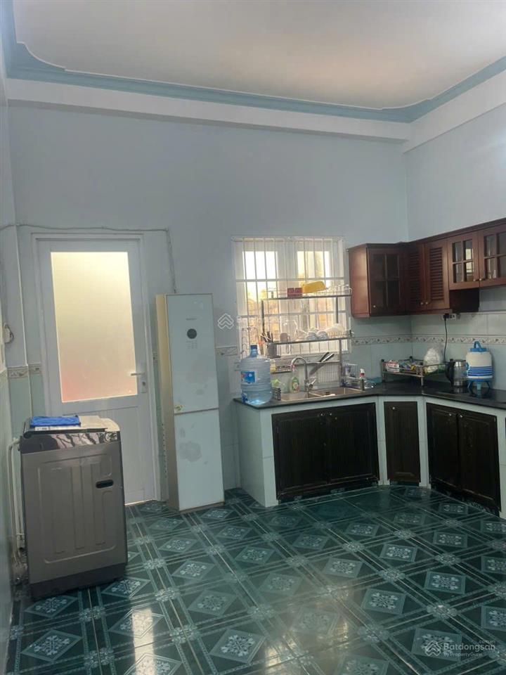 Cho thuê nhà 3 tầng hẻm ô tô đường trần não