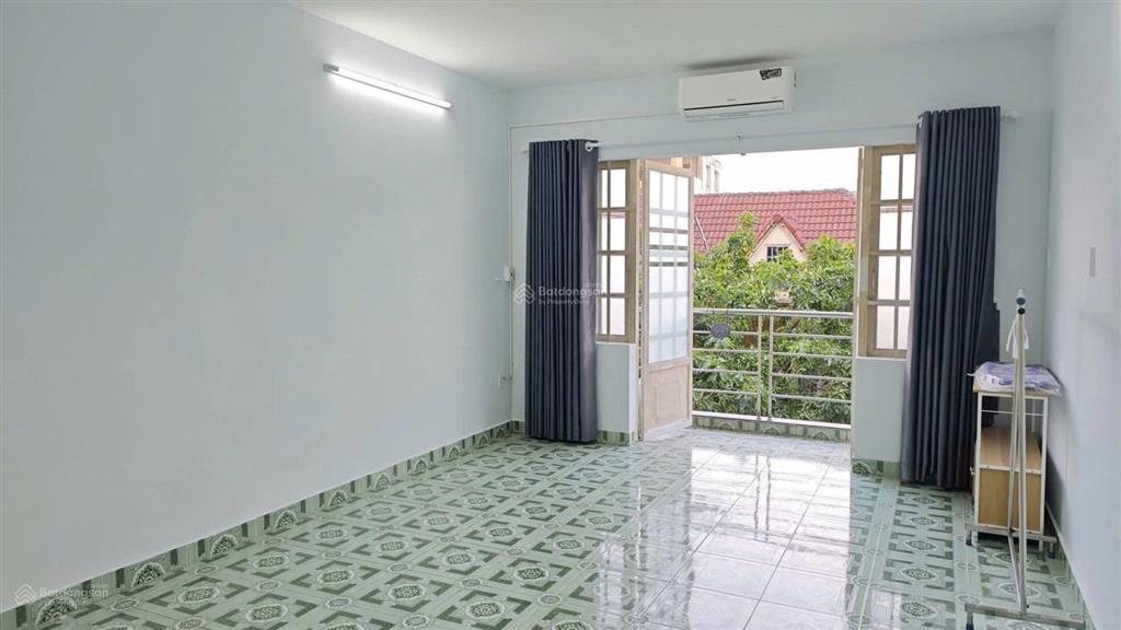Cho thuê nhà 3 tầng hẻm ô tô đường trần não