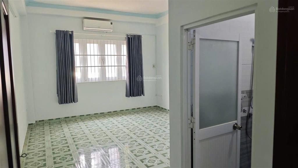 Cho thuê nhà 3 tầng hẻm ô tô đường trần não