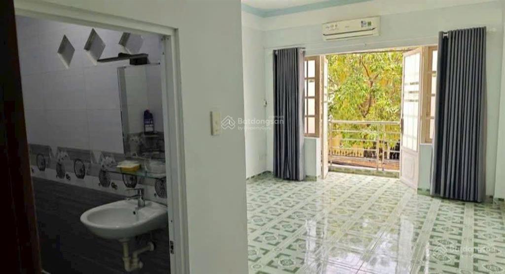 Cho thuê nhà 3 tầng hẻm ô tô đường trần não