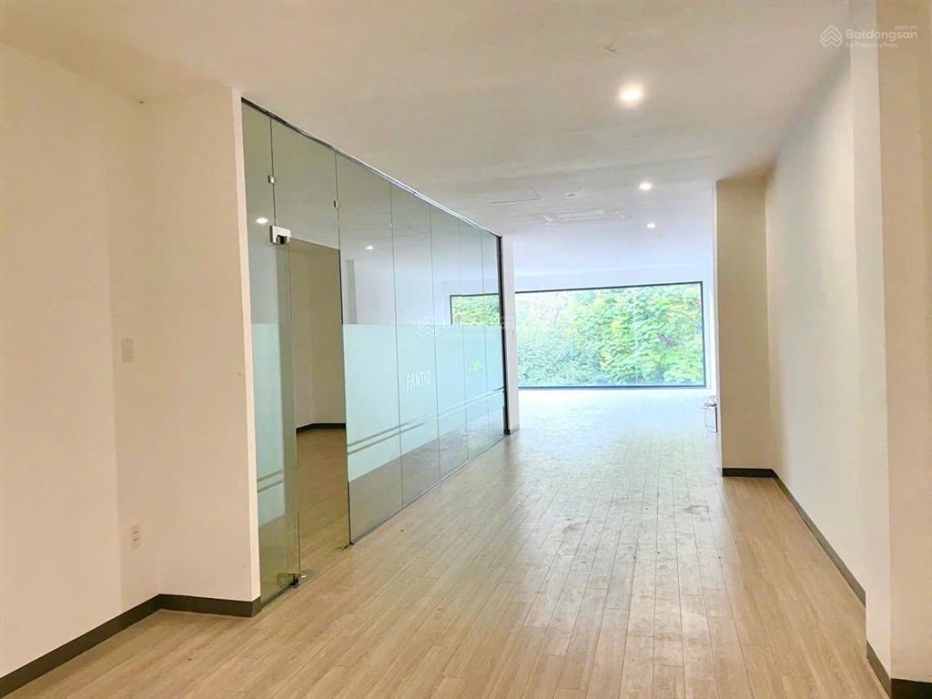 Bán nhanh nhà 4 tầng mặt đường hai bà trưng, quận 3 cũ