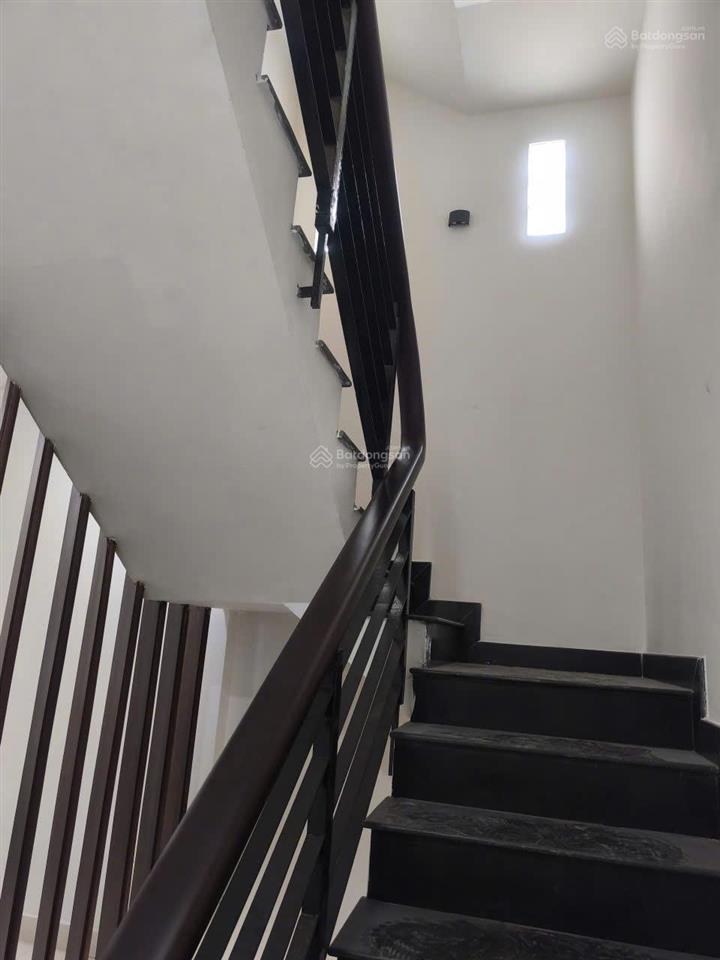 Cho thuê nhà nguyên căn 15 triệu, 3 tầng, 3 phòng ngủ