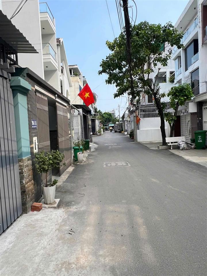 Bán nhà phố 3 tầng, đường lê văn thịnh rẽ vào