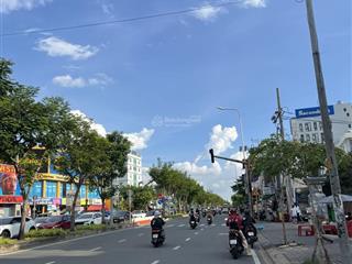 Cho thuê 318m2 đất mặt đường trần não
