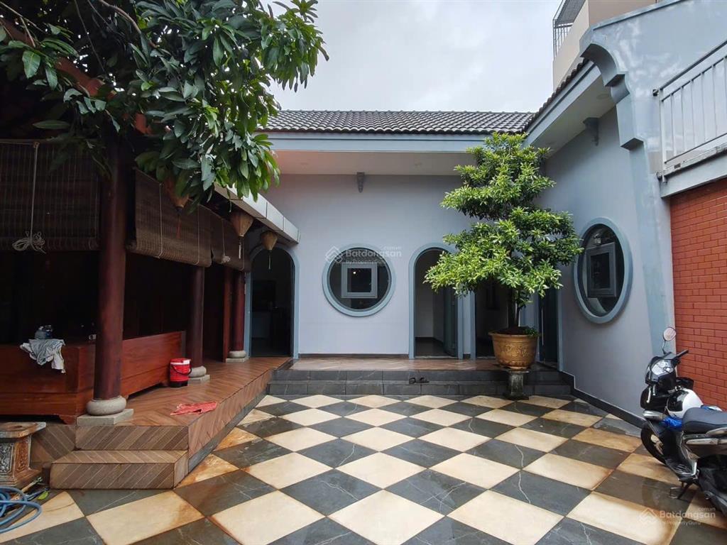 Cho thuê nhà nguyên căn sân vườn 192m2, p. bình trưng tây, quận 2 cũ