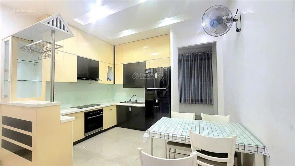 Cho thuê nhà 3 tầng mặt đường ô tô tránh nhau đường 28, p. cát lái