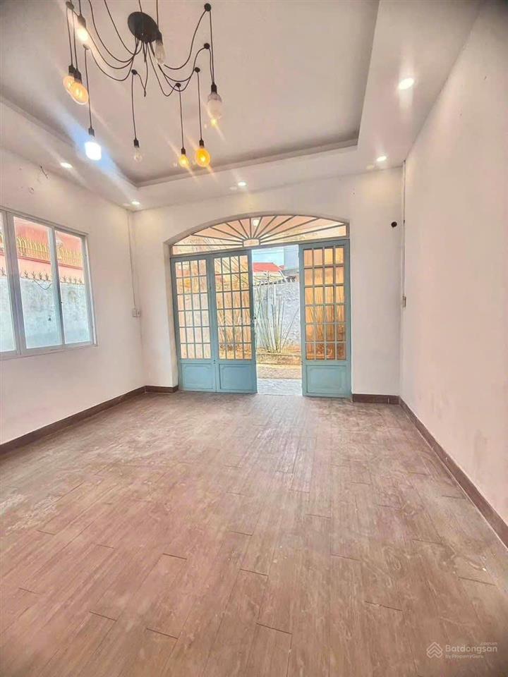 Cho thuê nhà nguyên căn 2 phòng ngủ, hẻm ô tô tới nơi