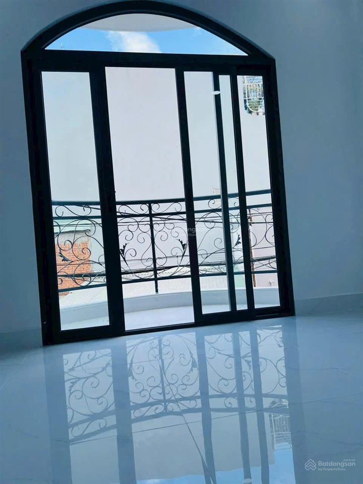 Bán nhà 2 lầu mặt đường ô tô p cát lái, quận 2 cũ,