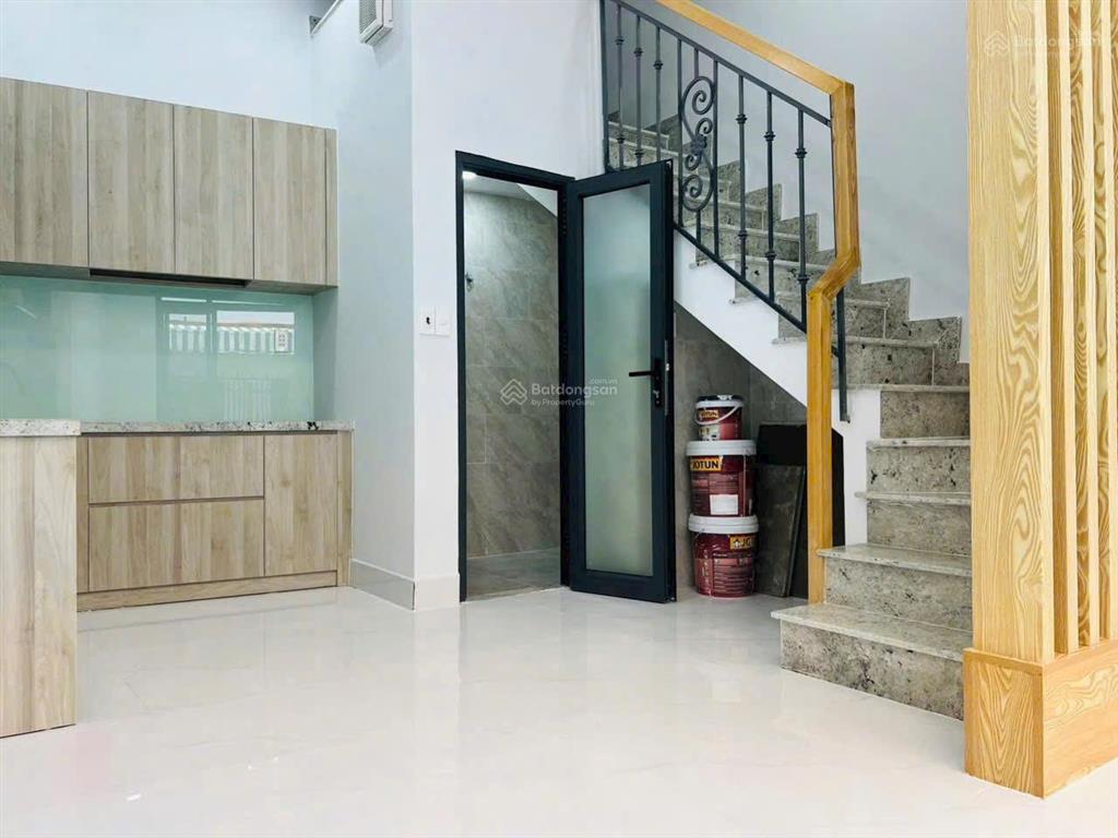 Bán nhà 2 lầu mặt đường ô tô p cát lái, quận 2 cũ,