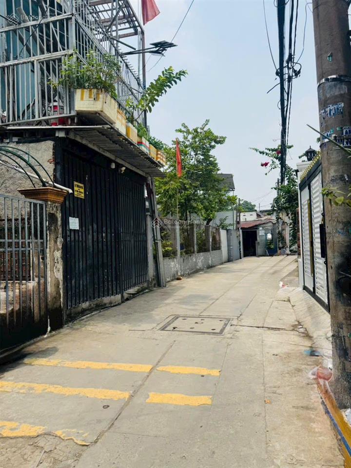 Bán nhà 2 lầu mặt đường ô tô p cát lái, quận 2 cũ,