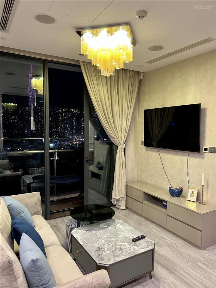 Cho thuê ch 2pn, 2wc, 72m2 tại vinhomes golden river ba son, 28 triệu vnd