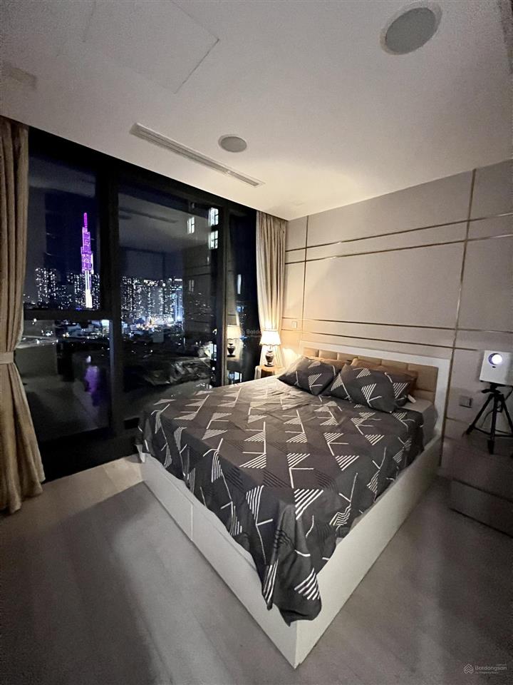 Cho thuê ch 2pn, 2wc, 72m2 tại vinhomes golden river ba son, 28 triệu vnd