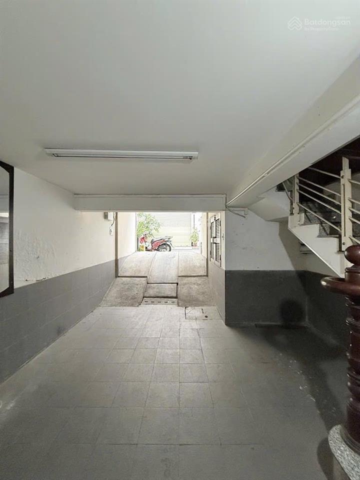 Bán gấp nhà hẻm xe hơi đường hoa lan phú nhuận hầm, 4 tầng 16,4 tỷ