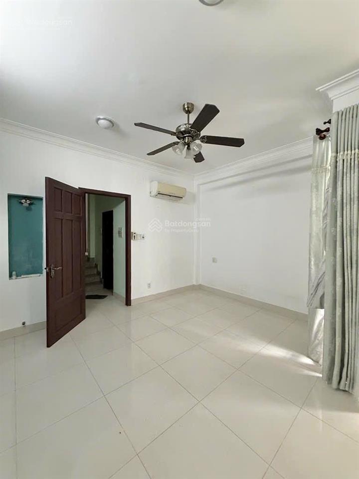 Bán gấp nhà hẻm xe hơi đường hoa lan phú nhuận hầm, 4 tầng 16,4 tỷ