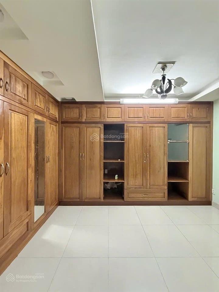 Bán gấp nhà hẻm xe hơi đường hoa lan phú nhuận hầm, 4 tầng 16,4 tỷ
