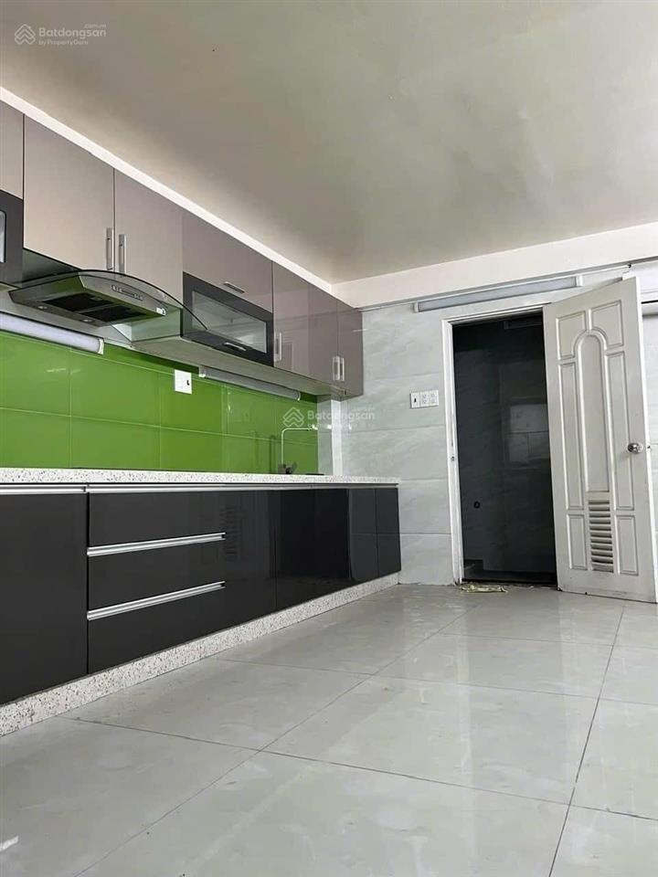 Bán gấp nhà đường hoa sữa  phan xích long phú nhuận 5tầng 21 tỷ