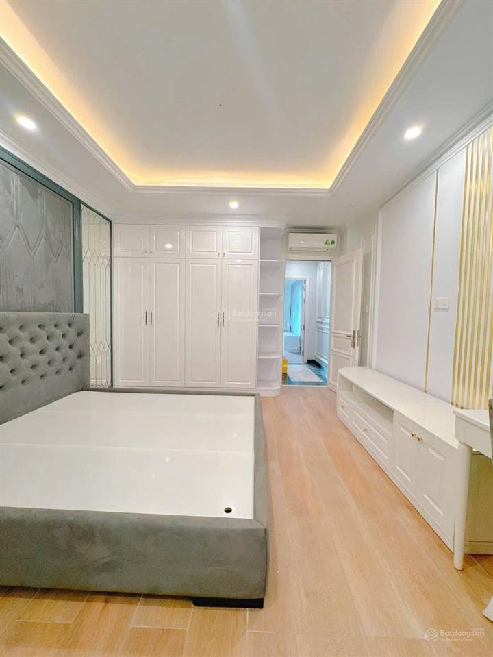 Phan xích long 17 tỷ  nhà mới 5 tầng đẹp lung linh  full nội thất cao cấp vào ở ngay