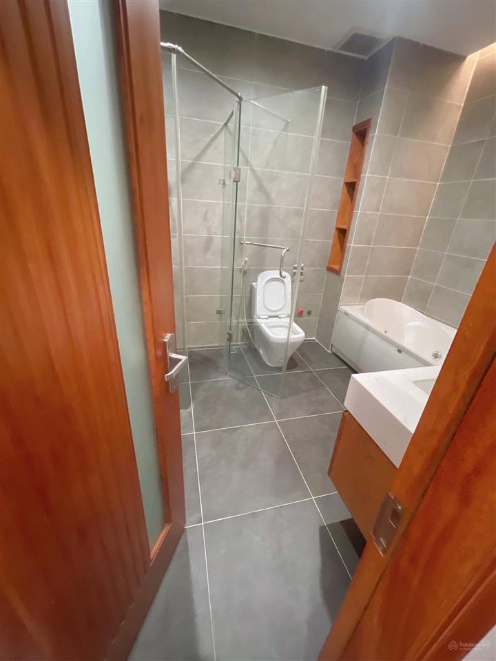 Biệt thự đường hoa đào khu phan xích long phú nhuận 5 tầng 144m2