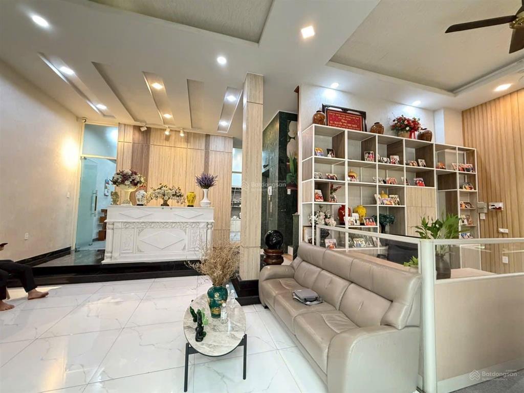 Biệt thự mai thị lựu, p. tân định tp.hcm, 9,5x14m 4 tầng  thang máy 3x tỷ