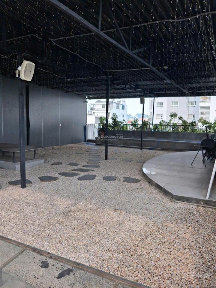 Tòa nhà hoa sứ  phan xích long phú nhuận 8x18m, 5 tầng mới đẹp