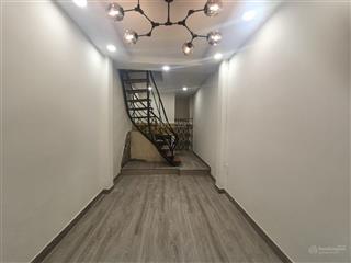 Nhà vuông vức 2 tầng 20m2 (dtsd 40m), cách mt ngô gia tự 100m, hẻm thông trần nhân tôn, không lg qh