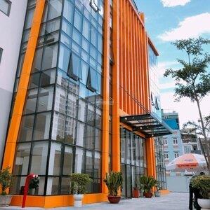 Cho thuê văn phòng bcons 2 đường ung văn khiêm bình thạnh dt 300m2.  0906 391 ***