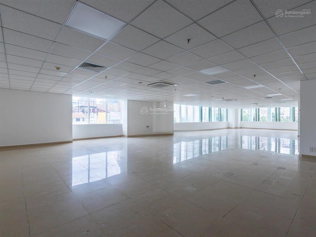 Cho thuê văn phòng quận 11  lữ gia plaza, đường lữ gia. dt 200m2.  0906 391 ***