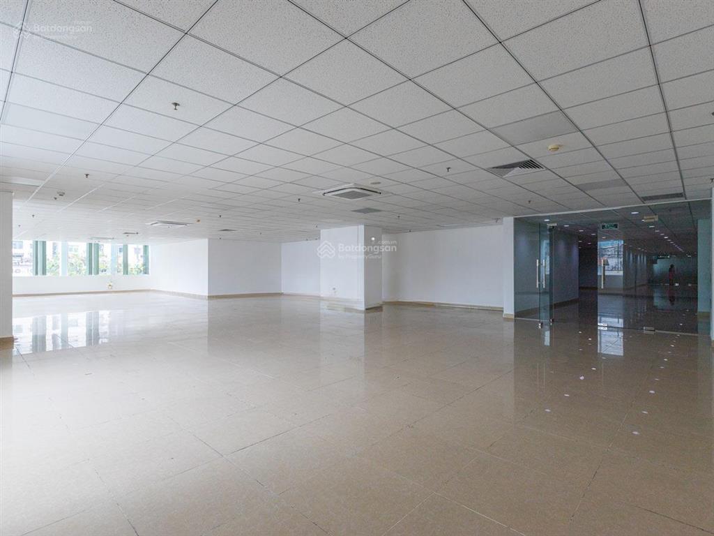 Cho thuê văn phòng quận 11  lữ gia plaza, đường lữ gia. dt 200m2.  0906 391 ***