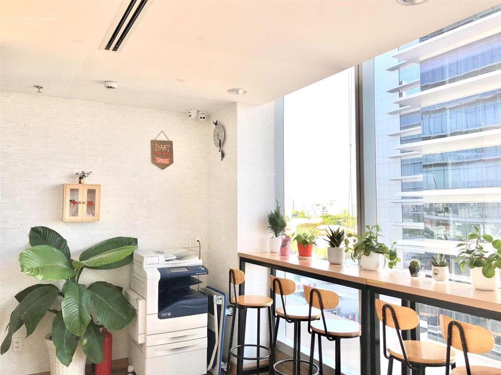 Cho thuê trọn gói giá rẻ tại tòa nhà viettel complex, cmt8, quận 10. dt 20m2. đt 0906 391 ***