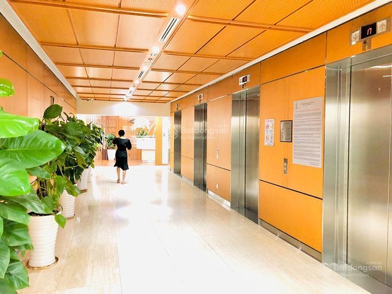 Cho thuê văn phòng vietcombank tower, công trường mê linh, quận 1. dt 185m2.  0906 391 ***