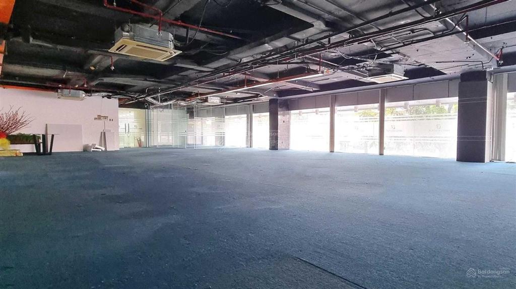 Cho thuê văn phòng master building, đường trần cao vân, quận 3. dt 200m2.  0906 391 ***