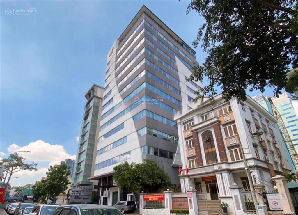 Văn phòng miss áo dài đường nguyễn trung ngạn, phường bến nghé, quận 1. dt 130m2.  0906 391 ***