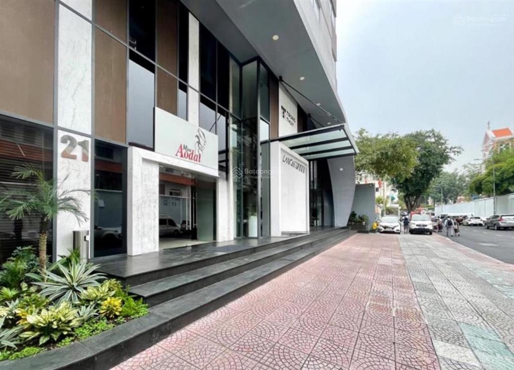 Văn phòng miss áo dài đường nguyễn trung ngạn, phường bến nghé, quận 1. dt 130m2.  0906 391 ***