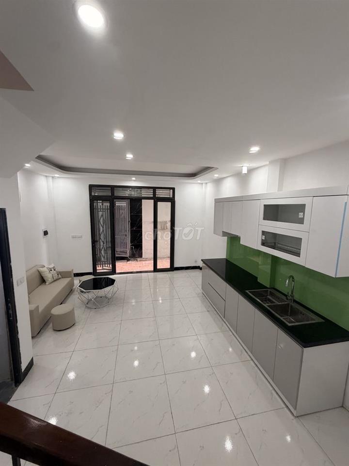 Cho thuê nhà 4 tầng cạnh sân bóng xóm Đồng Xã, Chương Mỹ
