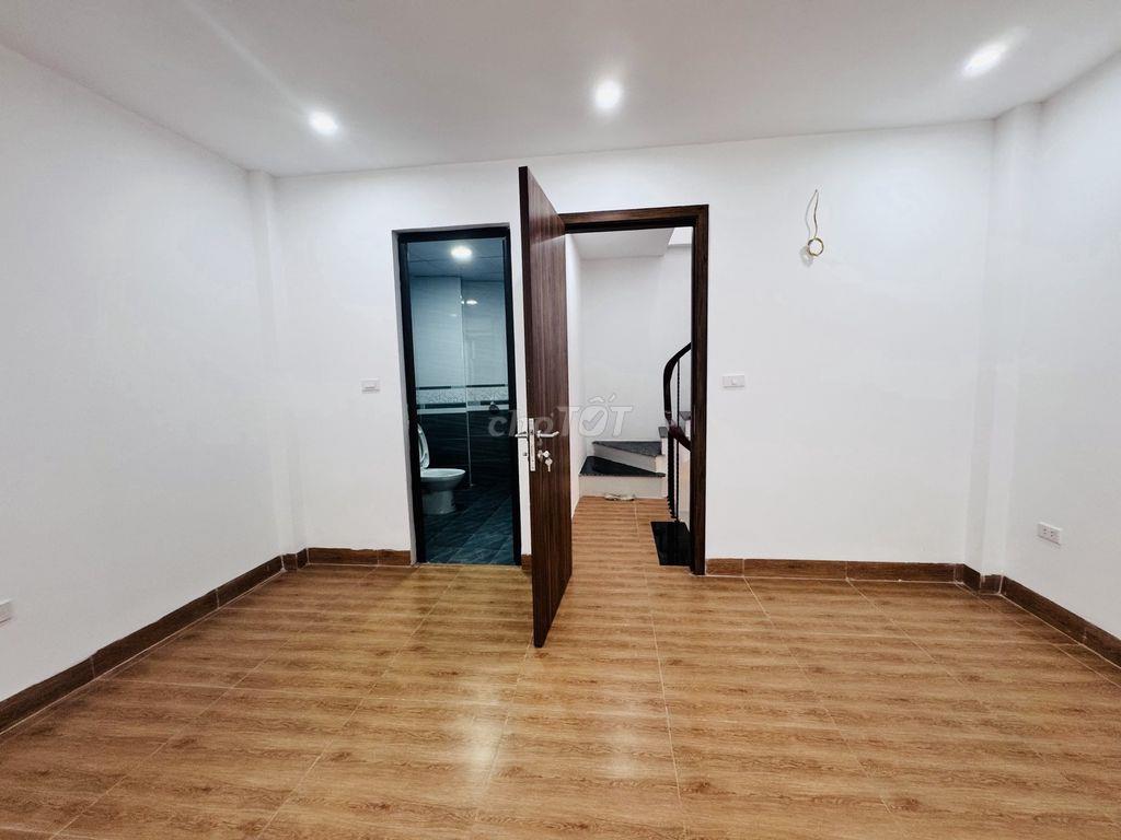 Cho thuê nhà 4 tầng cạnh sân bóng xóm Đồng Xã, Chương Mỹ