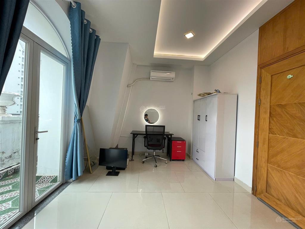 Phòng cho thuê đầy đủ nội thất tại nhà phố pegasuite 1, có thang máy, ban công lớn, chỉ 4,5 triệu