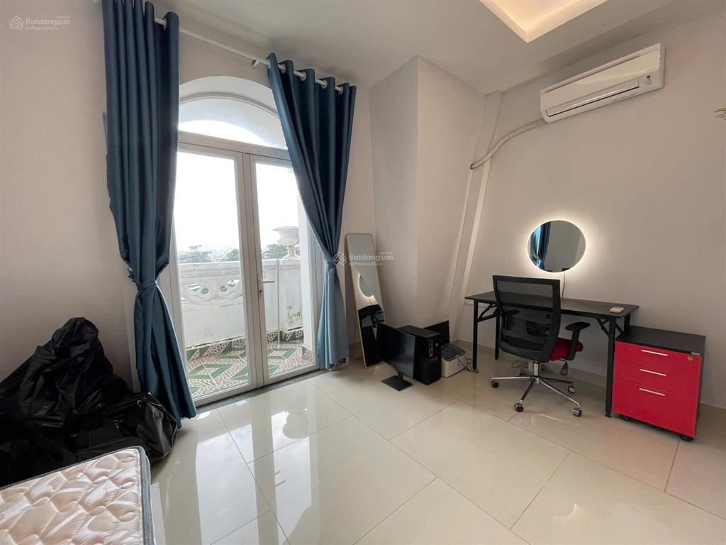 Phòng cho thuê đầy đủ nội thất tại nhà phố pegasuite 1, có thang máy, ban công lớn, chỉ 4,5 triệu
