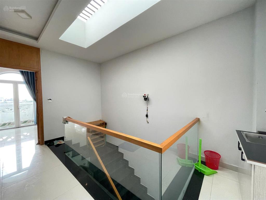 Phòng cho thuê đầy đủ nội thất tại nhà phố pegasuite 1, có thang máy, ban công lớn, chỉ 4,5 triệu