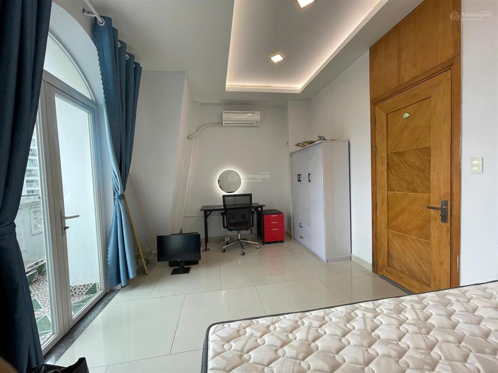 Phòng cho thuê đầy đủ nội thất tại nhà phố pegasuite 1, có thang máy, ban công lớn, chỉ 4,5 triệu