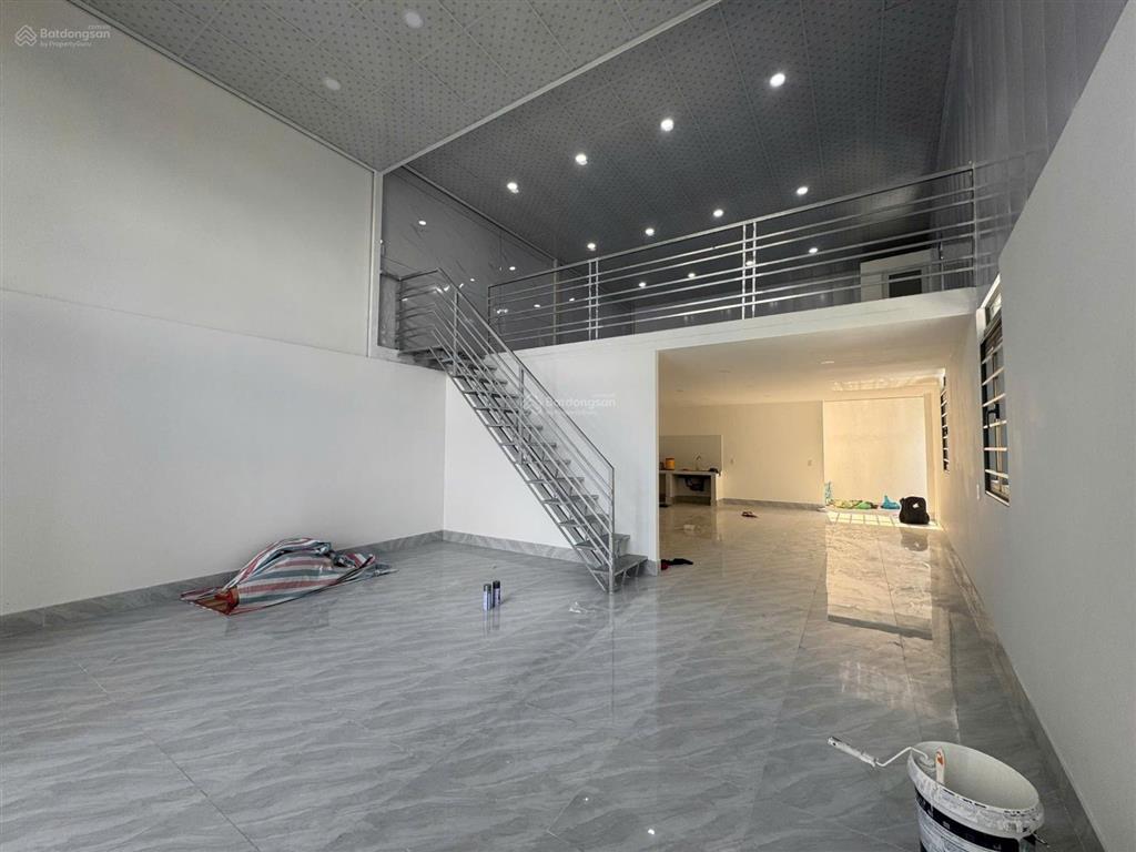 Cho thuê nhà kho xưởng mới 7x18 có gác lửng gần cầu sắt giáp gò vấp