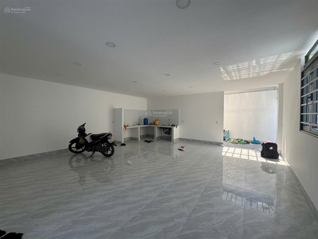 Cho thuê nhà kho xưởng mới 7x18 có gác lửng gần cầu sắt giáp gò vấp