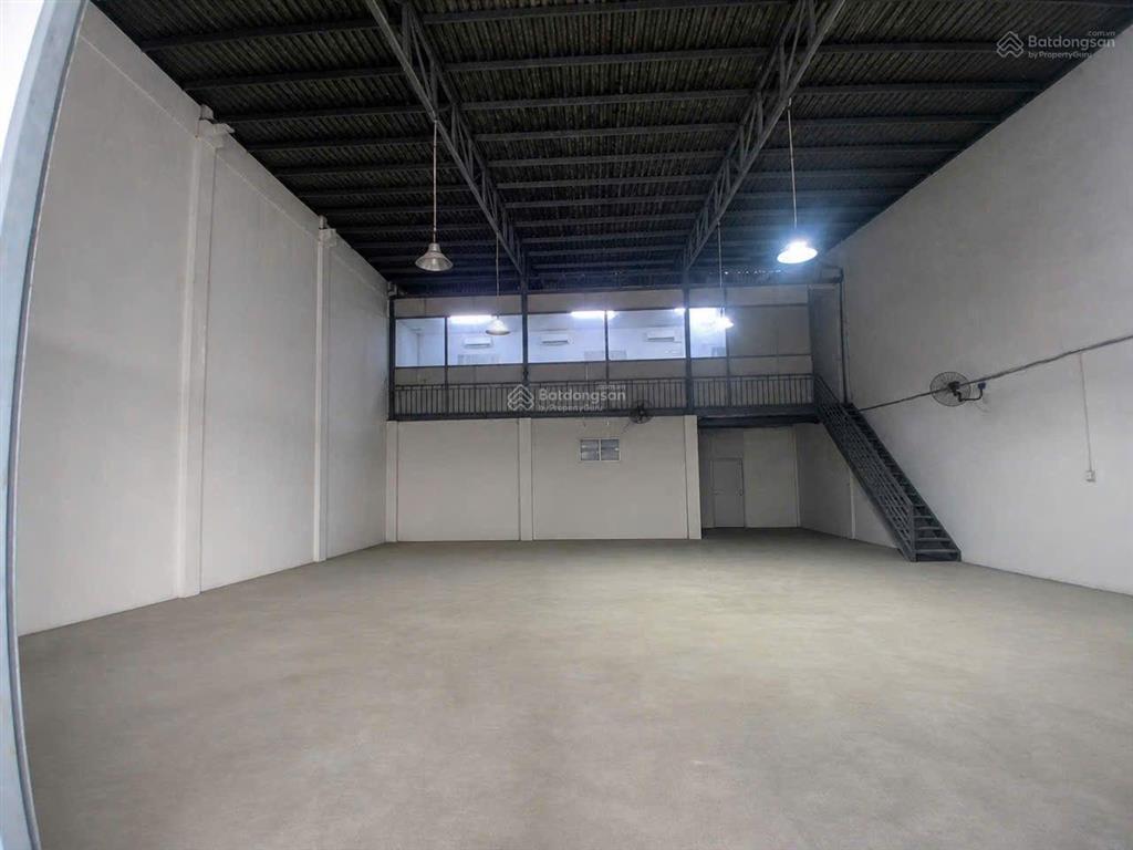 Cho thuê kho xưởng mới xây dựng 300m2 vườn lài, giáp gò vấp